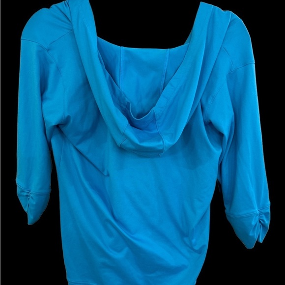 Under Armour Women’s Exercise Hoodie. XS. Blue in Excellent‎ Condition - Picture 2 of 3
